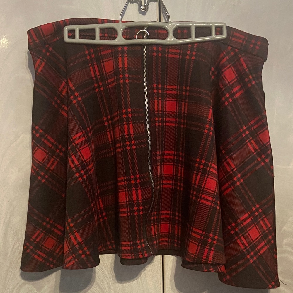 Hot Topic Women’s Plaid Skirt XL